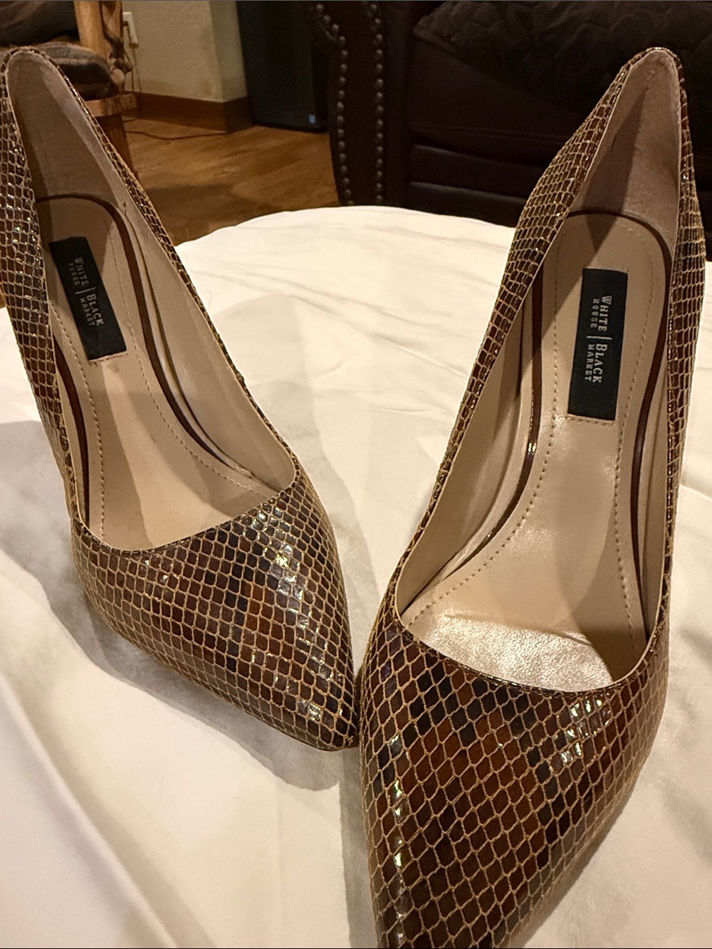 White House Black Market Brown Snake-Print Pointed Pumps sz 8